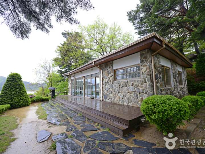 Syngman Rhee Villa (Goseong)