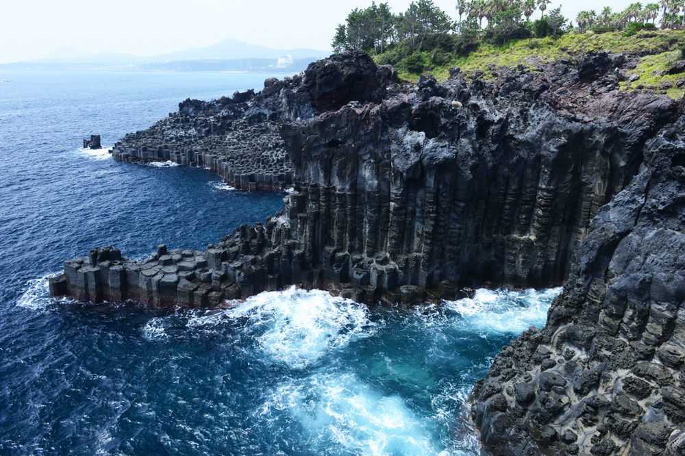 Daepo Jusangjeolli Cliff