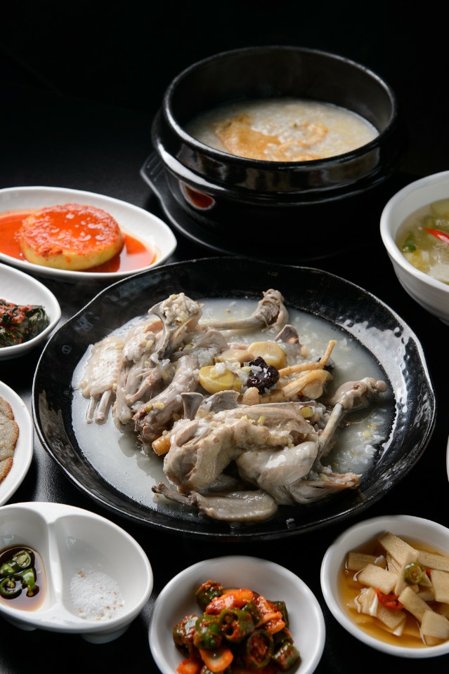 Isanchal Nurungji Chicken & Duck Baeksuk