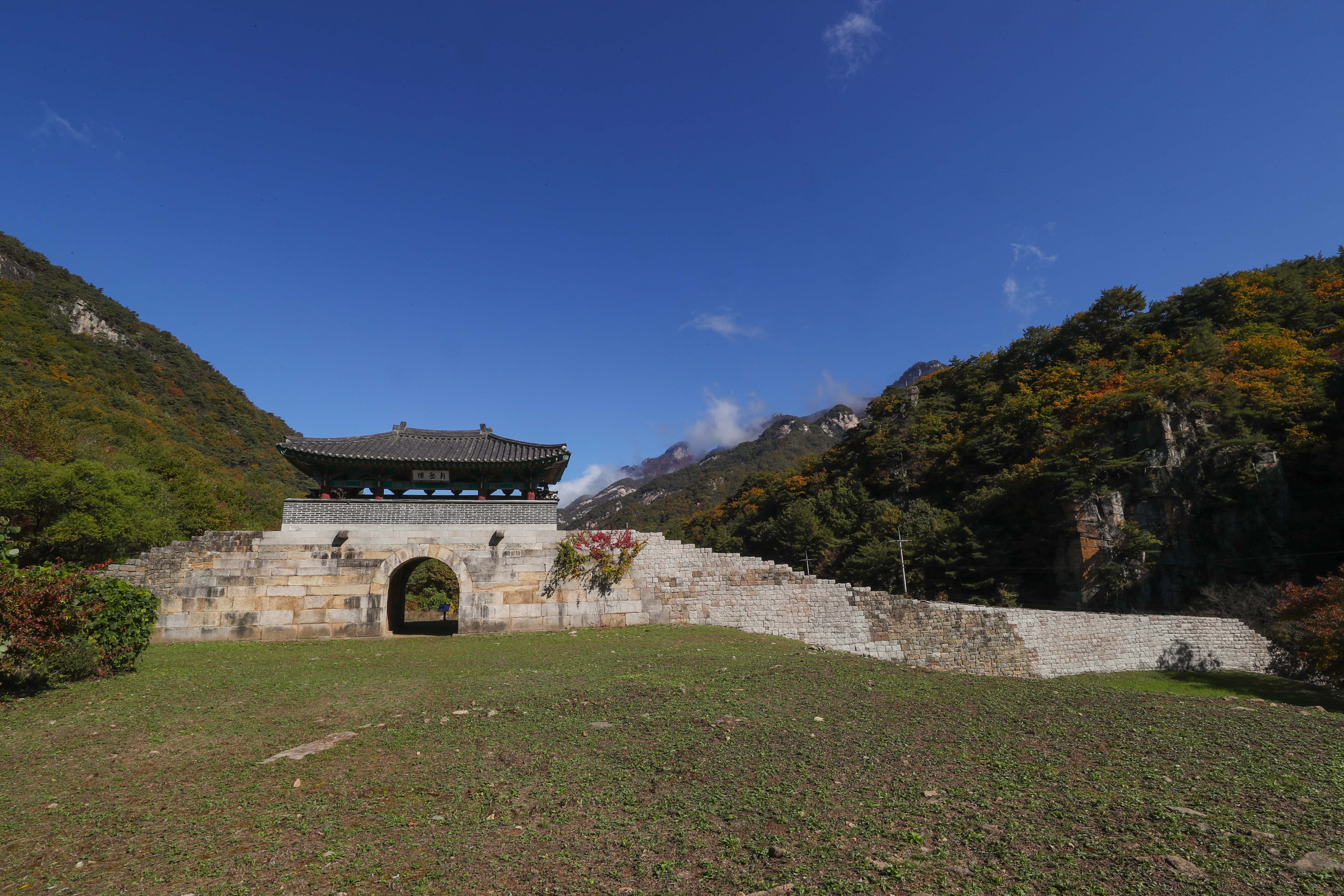 堤川德周山城
