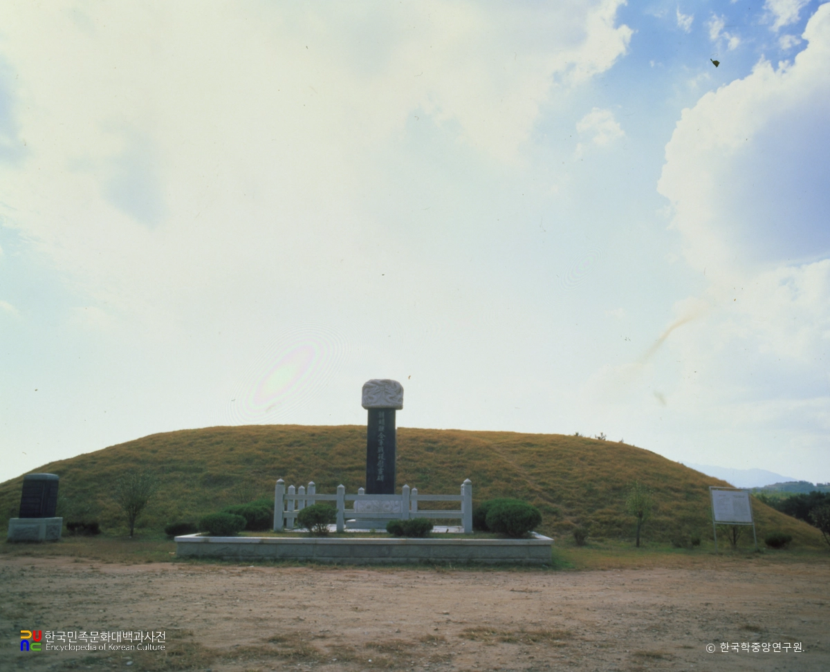 Sacheon Joseon–Ming Allied Forces Memorial Tombs