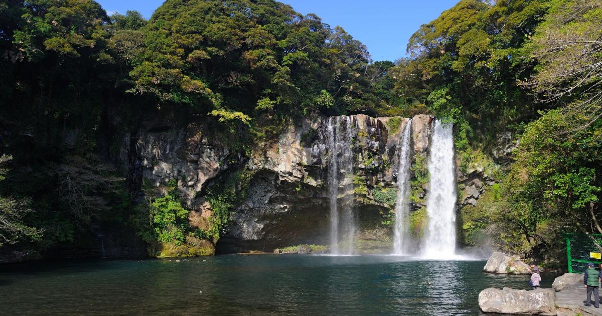 Cheonjiyeon Falls