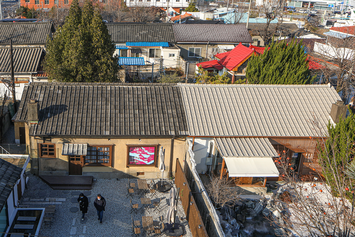 Soje-dong Cafe Street Daejeon, vintage rail housing stroll