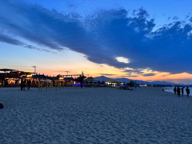 Gangwon-do Yangyang Surf Beach 야경