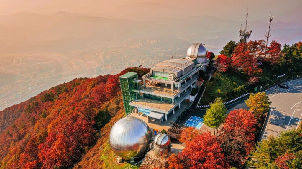 Byeongmal-ro Astronomical Observatory, Yeongwol, Gangwon-do 벚꽃 단풍