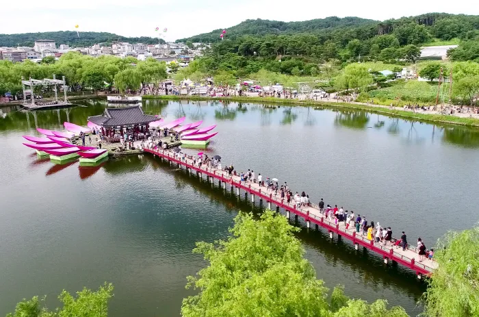 Buyeo Gungnamji: Baekje royal pond and ancient garden stroll