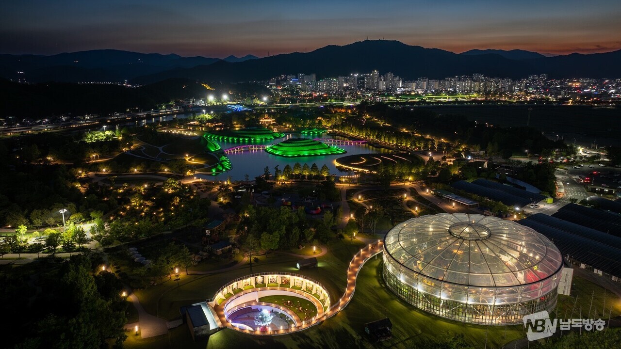 Jeonnam Suncheonman National Garden at Night