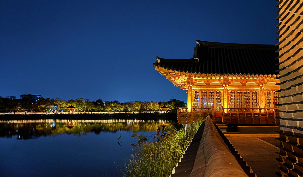 Jeonju Deokjin Park and Deokjin Lake walk