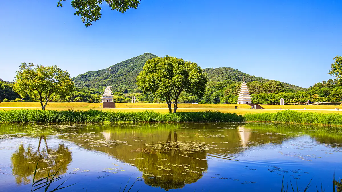 Mireuksa Temple Site in Iksan, Jeonbuk 계절 봄 가을