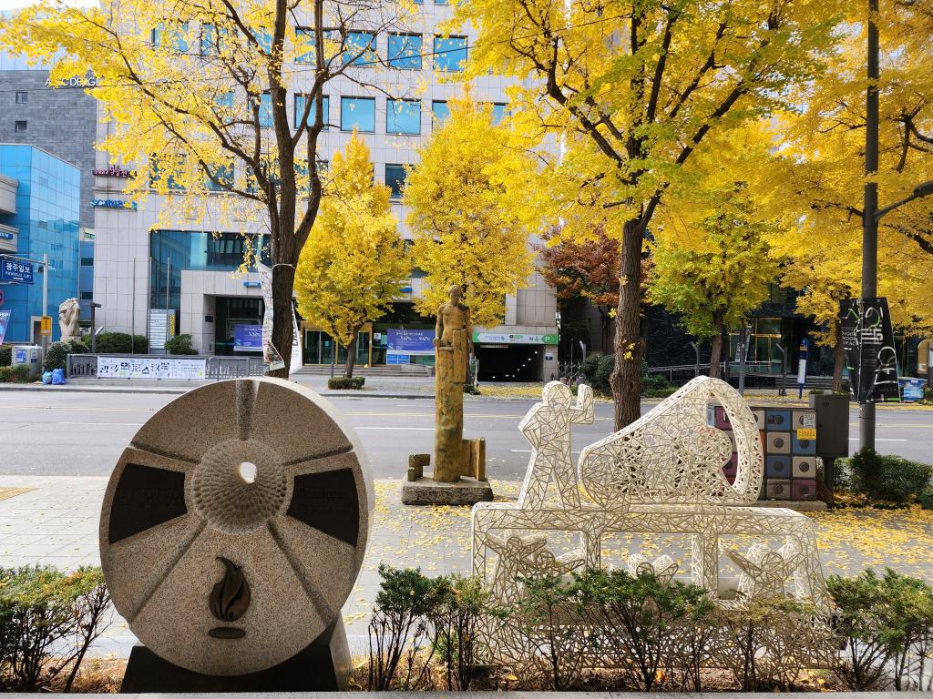 Gwangju, Gwangju 5·18 Democratization Movement Archives 벚꽃 단풍