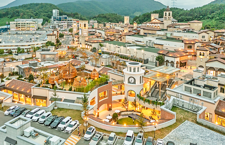 Busan Shinsegae Simon Busan Premium Outlets 벚꽃 단풍