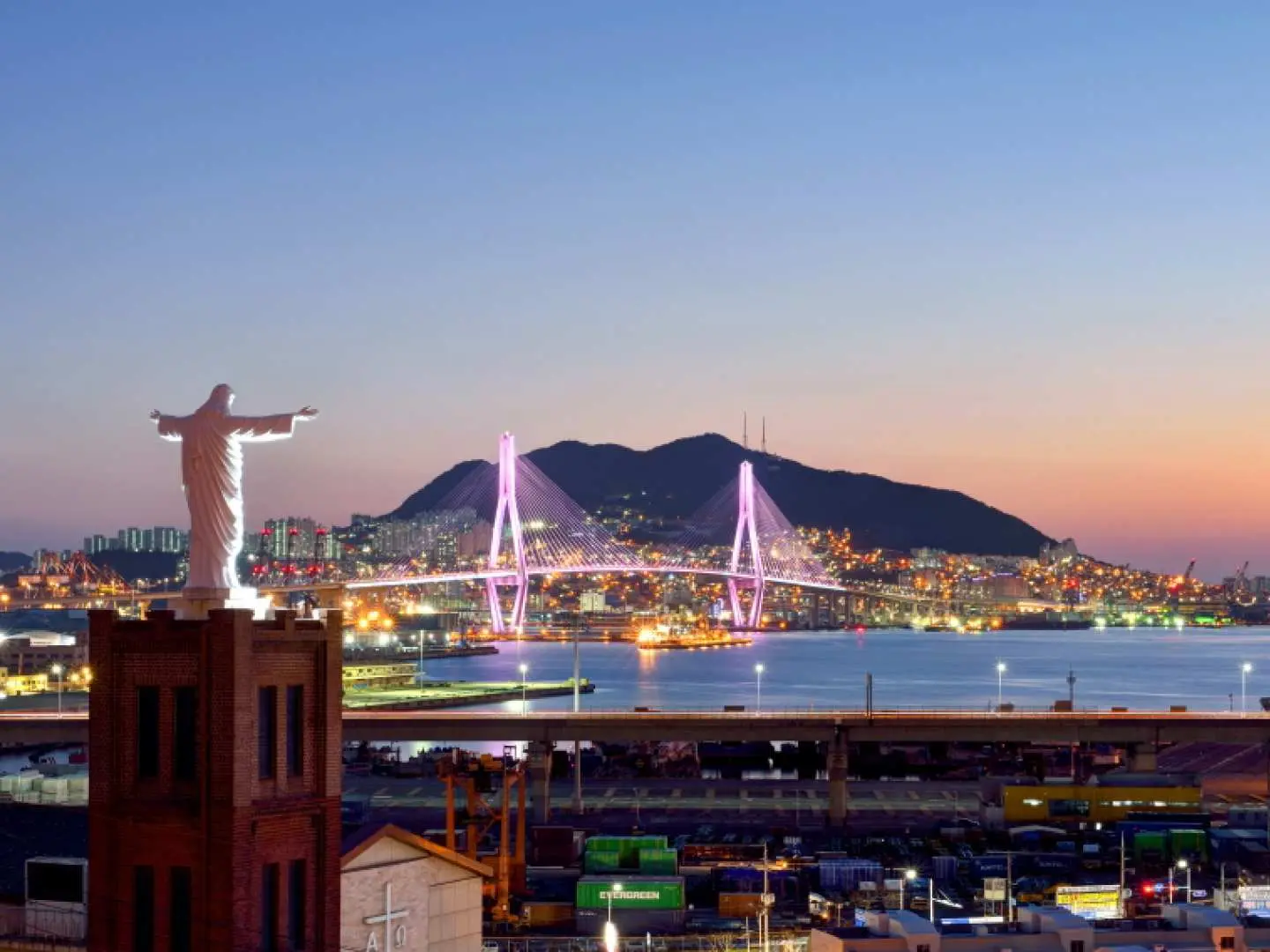Busan Baegyangsan Welbing Forest night view