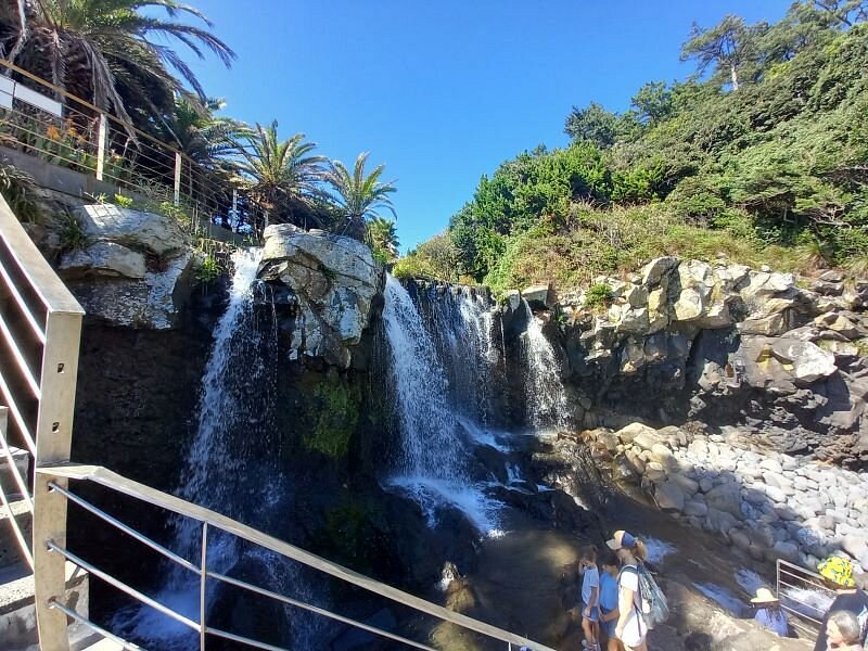 Jeju Sojeongbang Waterfall 명소 볼거리