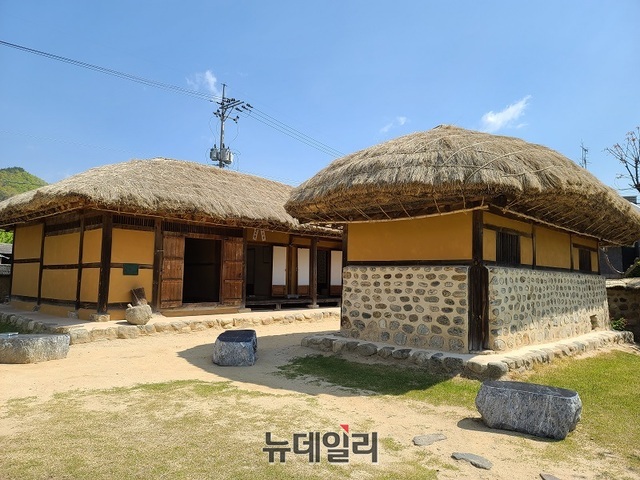 향수의 실개천 곁, 옥천 정지용생가